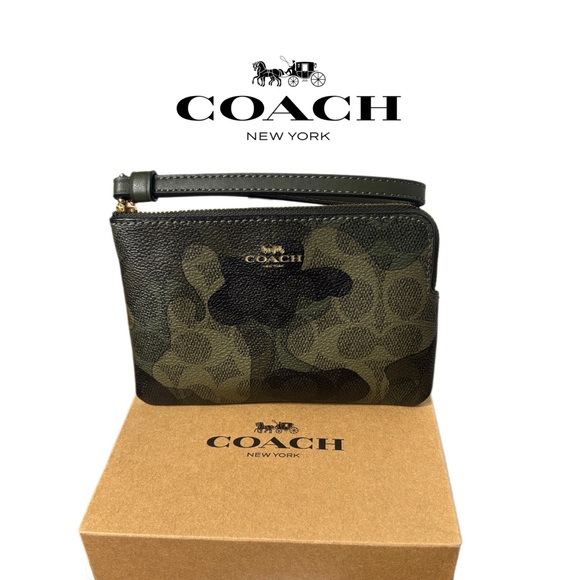 COACH (NEW IN BOX) SIGNATURE CAMO WRISTLET - Picture 11 of 12